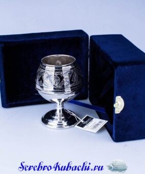 серебряный коньячный бокал
