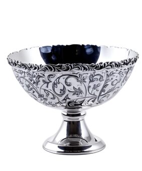 красивая серебряная ваза