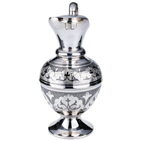 красивый серебряный кувшин