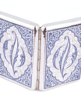 Красивый серебряный портсигар