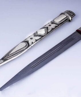 кавказский кинжал в серебре