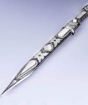 кавказский кинжал в серебре