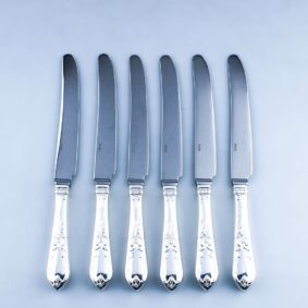 набор серебряных столовых ножей