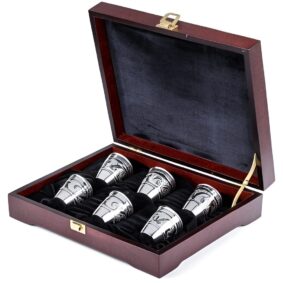 набор серебряных стопок