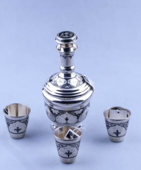 серебряный штоф со стопками