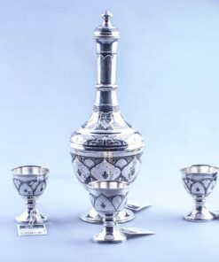 серебряный графин с рюмками