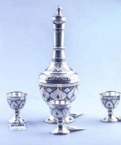 серебряный графин с рюмками