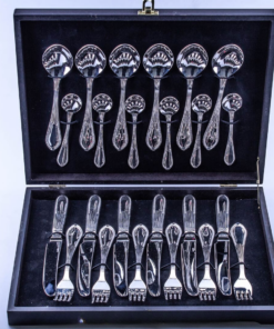 набор столовых приборов из серебра