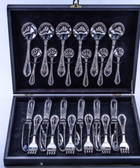 набор столовых приборов из серебра