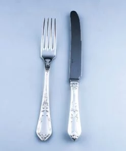 серебряный нож с вилкой