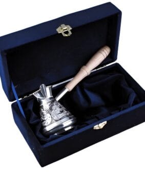 небольшая серебряная турка