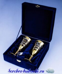 позолоченные серебряные бокалы