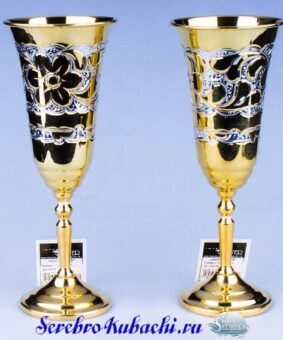 позолоченные серебряные бокалы