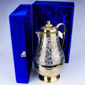 позолоченный серебряный кувшин в футляре