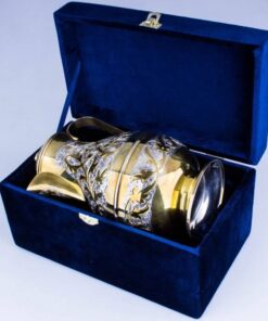 позолоченный серебряный кувшин в футляре