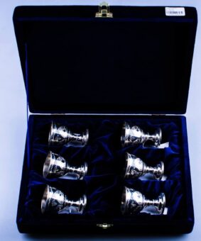 набор серебряных рюмок