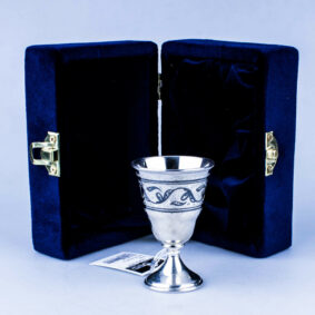 серебряная рюмка