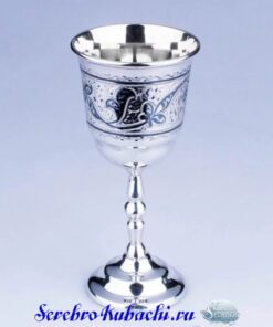 большая серебряная рюмка