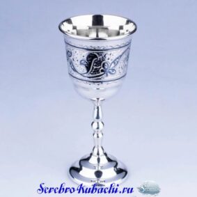 большая серебряная рюмка