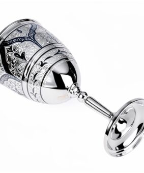 серебряный кубок под вино