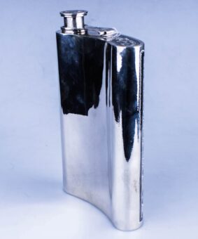 серебряная фляжка