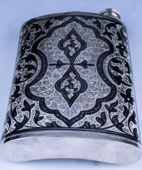 серебряная фляжка