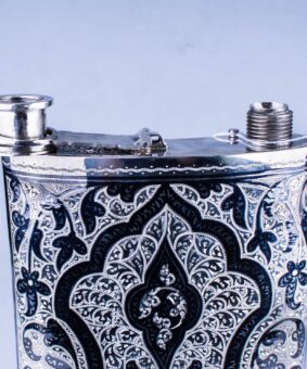 серебряная фляжка