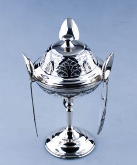 серебряная икорница с ложками