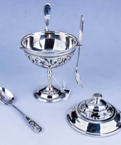 серебряная икорница с ложками