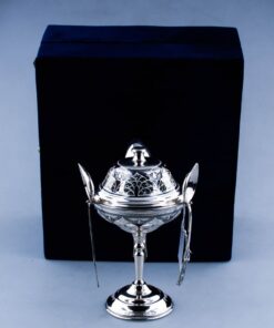 серебряная икорница с ложками