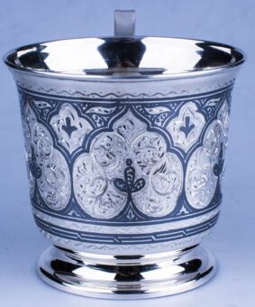 серебряная большая кружка