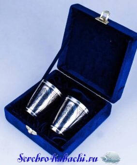 набор серебряных стопок
