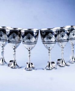 набор серебряных кубков
