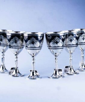 набор серебряных кубков