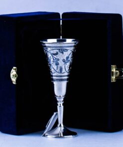 серебряный бокал