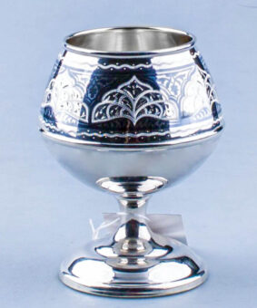 коньячный серебряный бокал