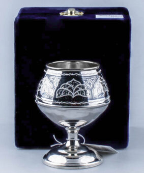 коньячный серебряный бокал