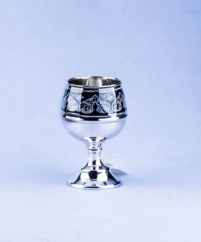 серебряный бокал
