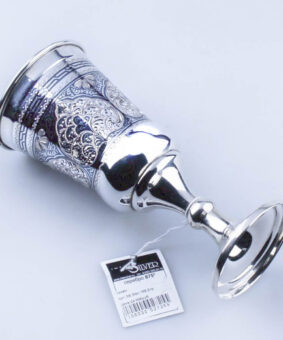 серебряный бокал