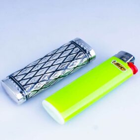 серебряный футляр под зажигалку bic