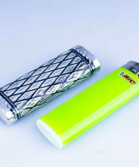 серебряный футляр под зажигалку bic