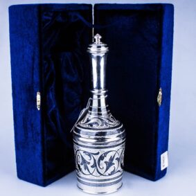 серебряный графин