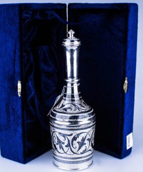 серебряный графин