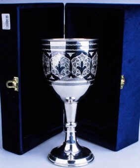 серебряный кубок награда