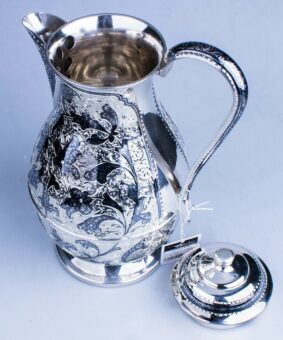 серебряный кувшин