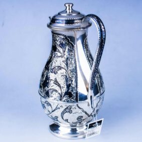 серебряный кувшин