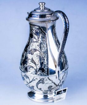 серебряный кувшин