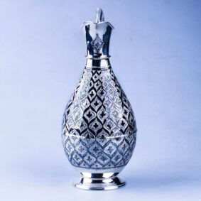 серебряный кувшин