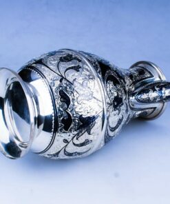 серебряный кувшин