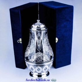 большой серебряный кувшин
